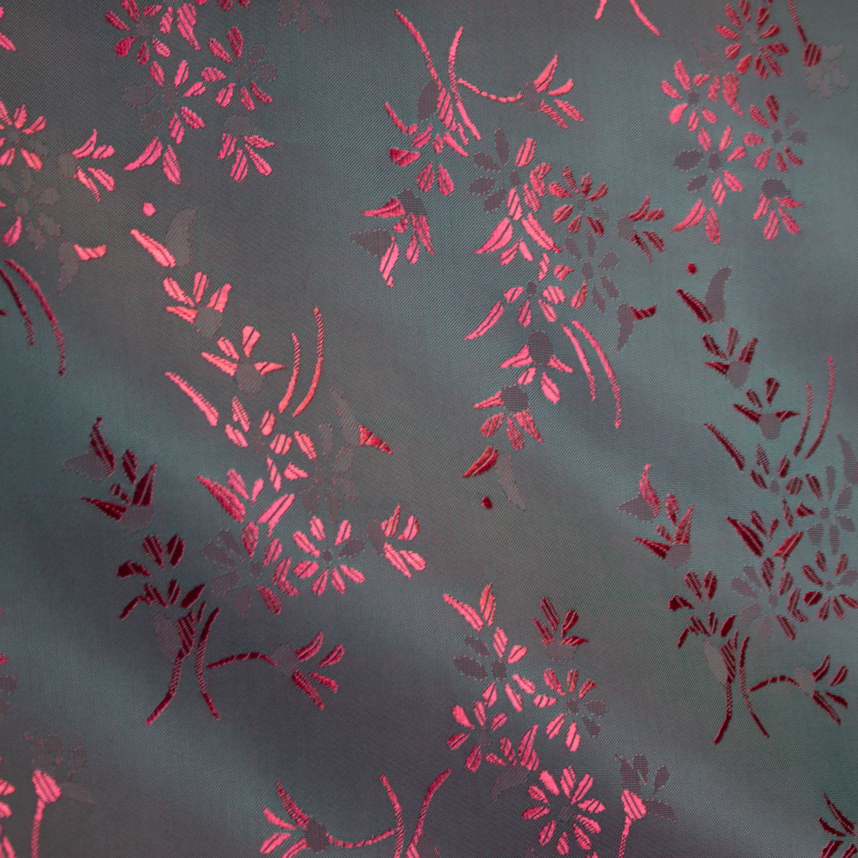 Fantasievoering double face grijsrood met sierlijk bloemen motief